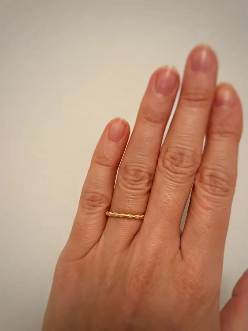Wilma Ring an Ringfinger - 750 Gold mit matter Optik