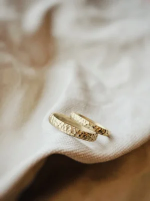 Mondringe - Trauringe mit gefräster Mondoberfläche