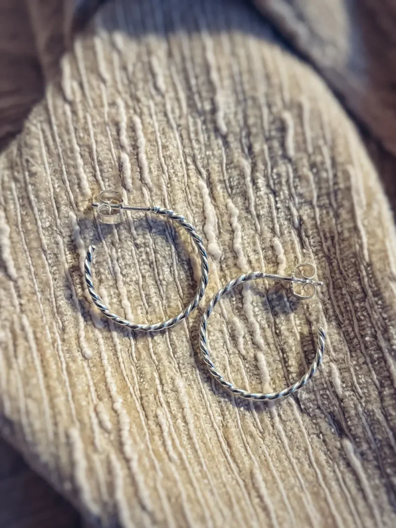 Rike Creolen aus Silber - Kordeldraht Ohrschmuck