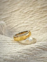 Ring Trio - breiter Silber Ring mit Facetten mit Ehering aus Gold und Kordelring aus Silber