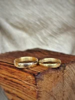 Polierte Eheringe aus Gelbgold