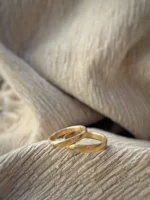 kleine Wellen Trauringe - sanft gefeilt, klassisch und mit wellenartigem Design