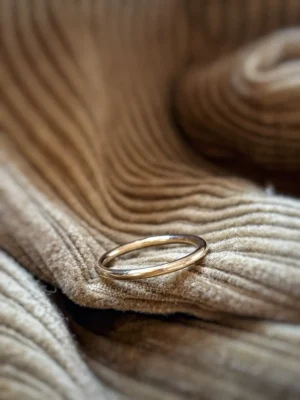 Ring Simi aus Gelbgold - glänzend, schlicht und edel
