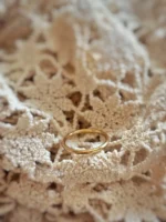 Glänzender Runddrahtring Simi aus Gelbgold